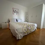 2 Bedroom Apartment/parking/market