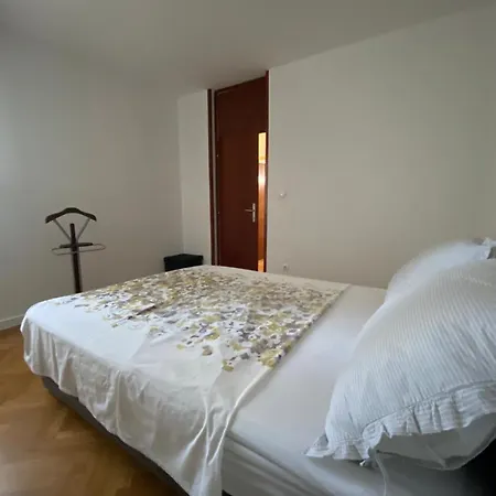 Apartman 2 Bedroom Apartment/parking/market