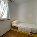 2 Bedroom Apartment/parking/market