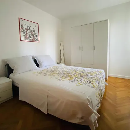 2 Bedroom Apartment/parking/market