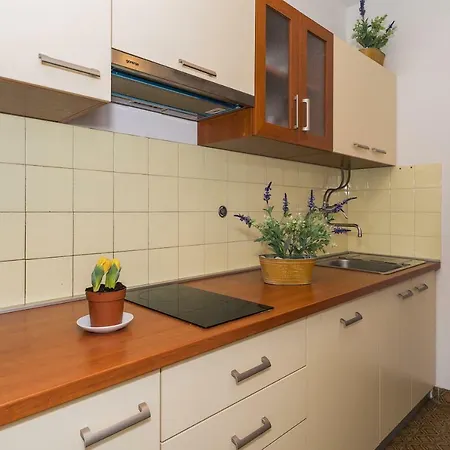 Appartamento 2 Bedroom Apartment/parking/market *