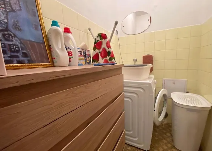 2 Bedroom Apartment/parking/market *