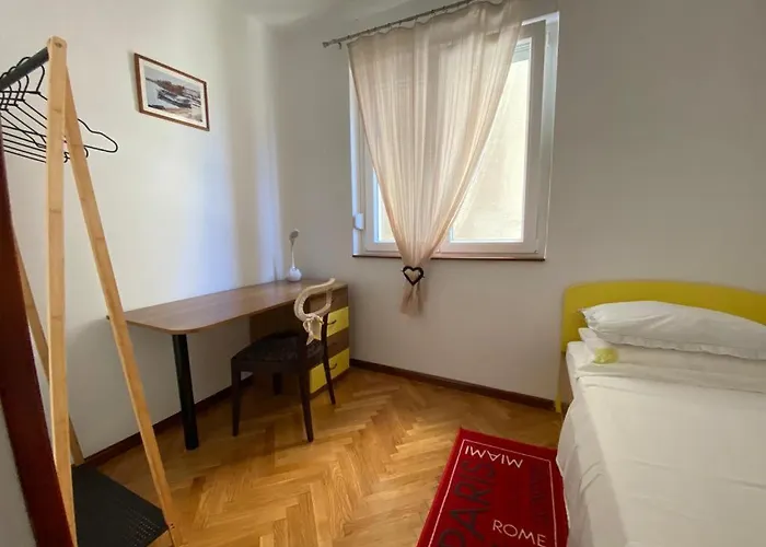 2 Bedroom Apartment/parking/market Appartamento