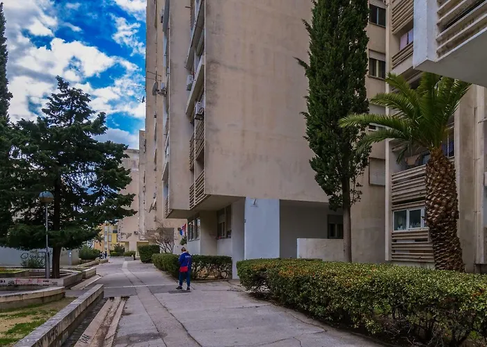 Appartamento 2 Bedroom Apartment/parking/market Spalato