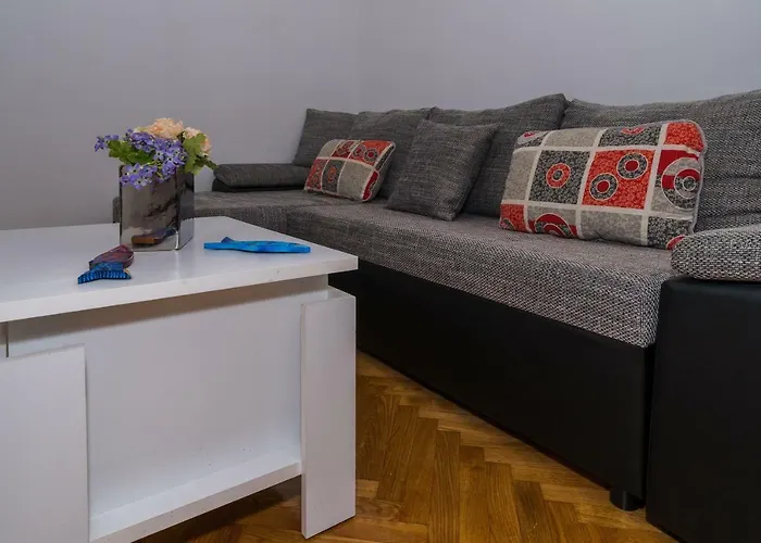 2 Bedroom Apartment/parking/market * Spalato